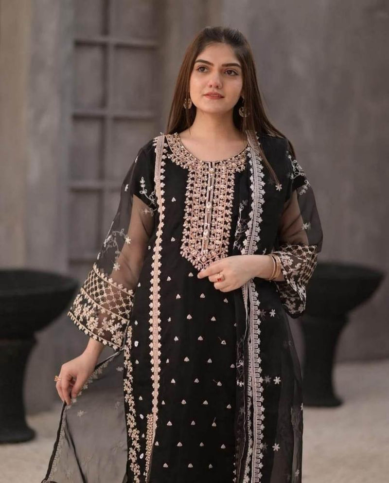 3 Pcs Women's Stitched Embroidered Suit